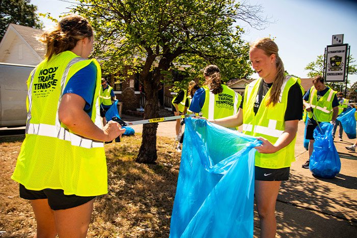 Image of University of Memphis Athletes, TDOT Team Up to Clean Parts of Memphis