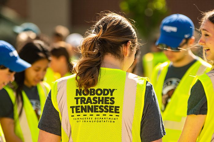 Imagen del Departamento de Transporte de Tennessee (TDOT) celebra el 40.º aniversario del programa de subvenciones para basura