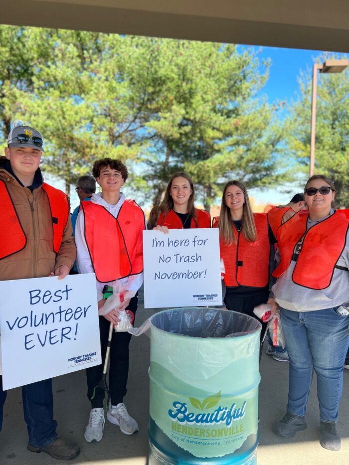 Image of Volunteers spiff up City By The Lake – Main Street Media of Tennessee